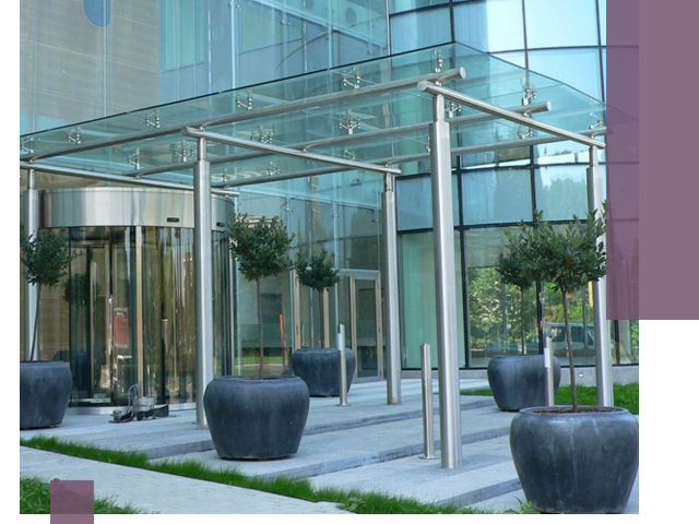 Навесы из стекла на заказ в Сегеже — монтаж и установка